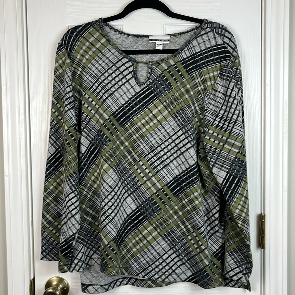 Jules & Leopoldo Green, Black, Grey Pullover Top Size Lp. Long Sleeves, Crew Nek